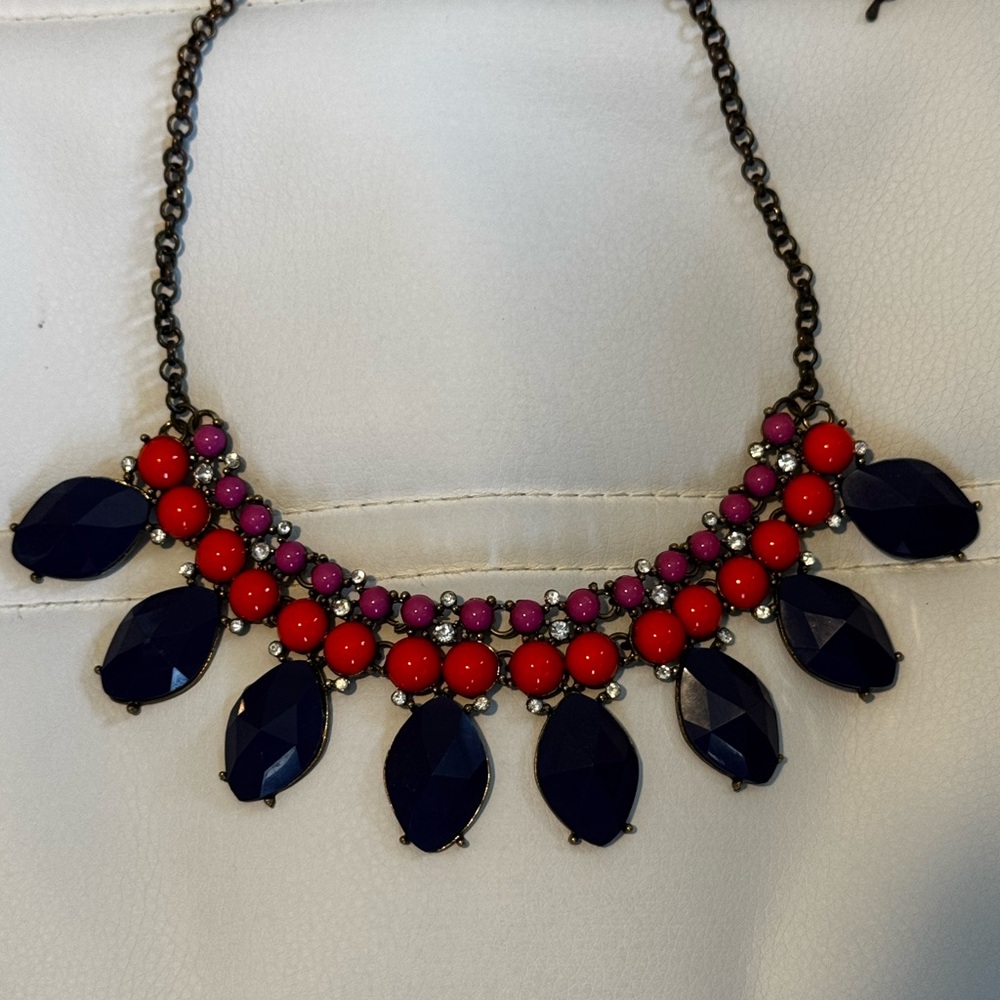 Charming Charlie statement bib necklace